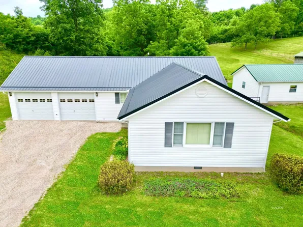 1971 Centenary Rd, Gallipolis, OH 45631
