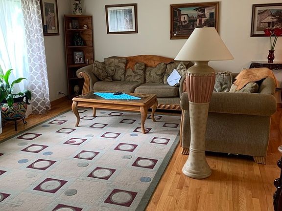 5th image of 554 N Stephen Dr