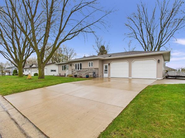 322 8th St SE, Freeport, MN 56331