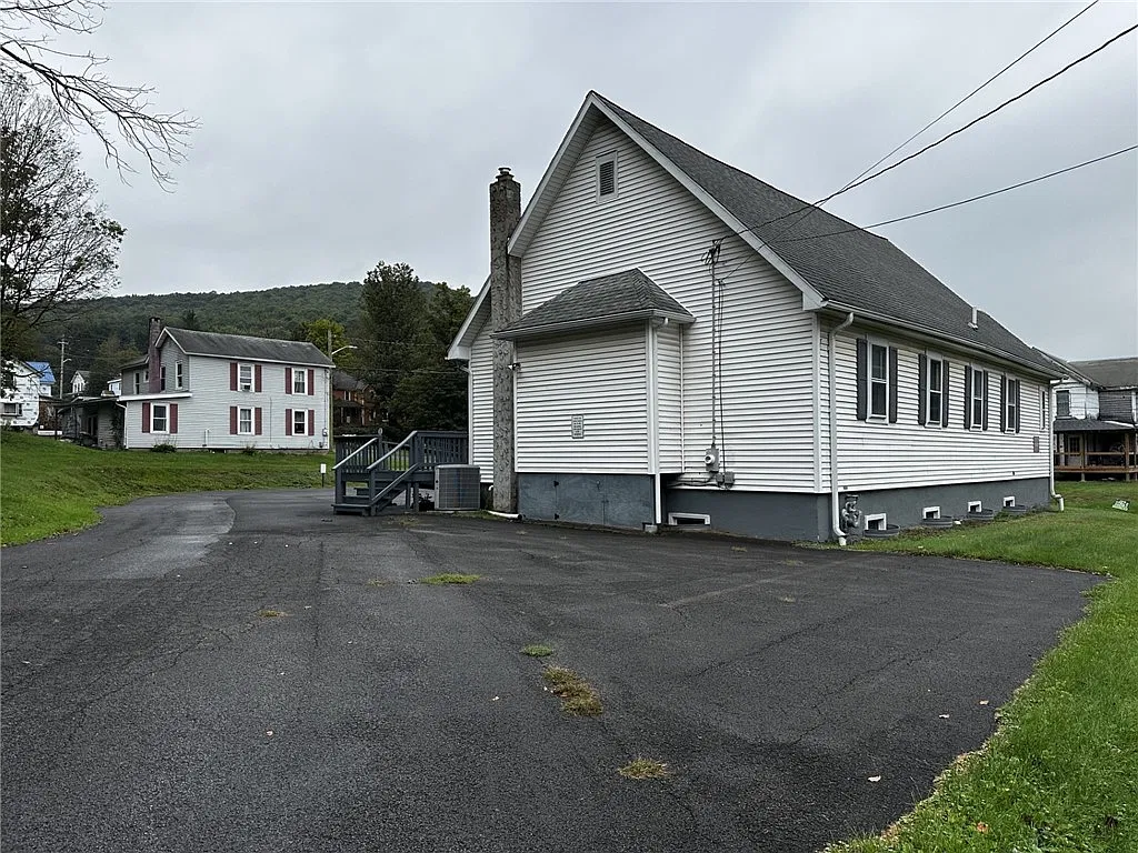 Studio, 2530 sqft, $2,300 — Photo 3
