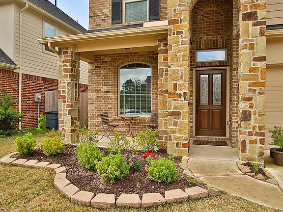 2nd image of 15827 Whisper Woods Dr