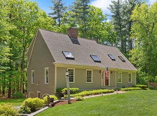 12 Robin Ln, Pepperell, MA 01463