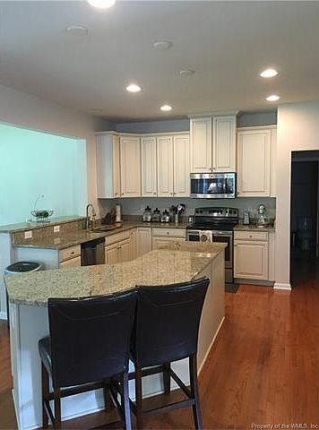 2nd image of 4055 Dunbarton Cir