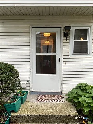 3 bed, 2.5 bath, 1335 sqft, $3,300 — Photo 3