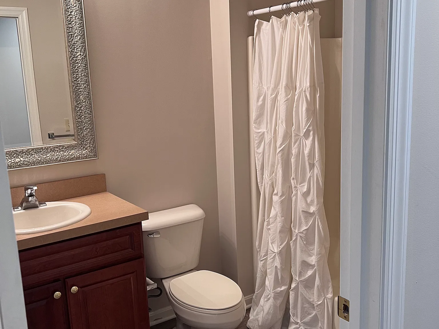 Waterford Place Apartments & Villas — Photo 4