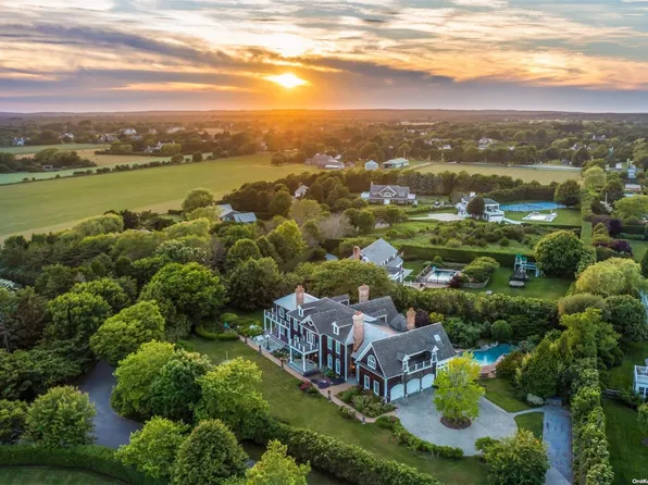 1 Holden Court, Sagaponack, NY 11962