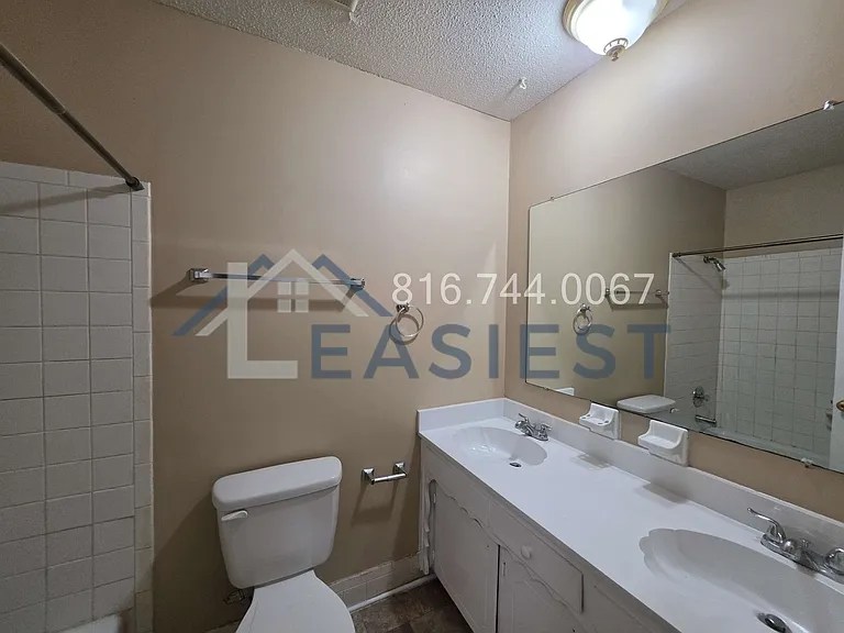 11335 E 72nd St — Photo 14