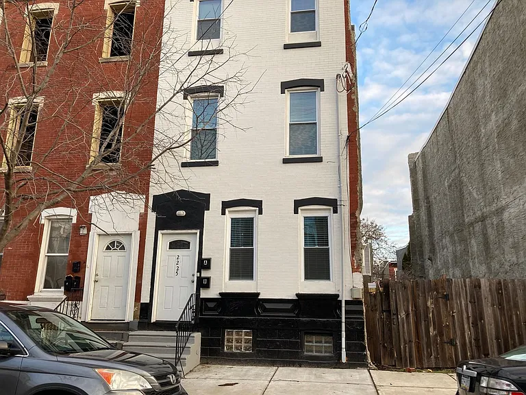 2225 W Thompson Street — Photo 22