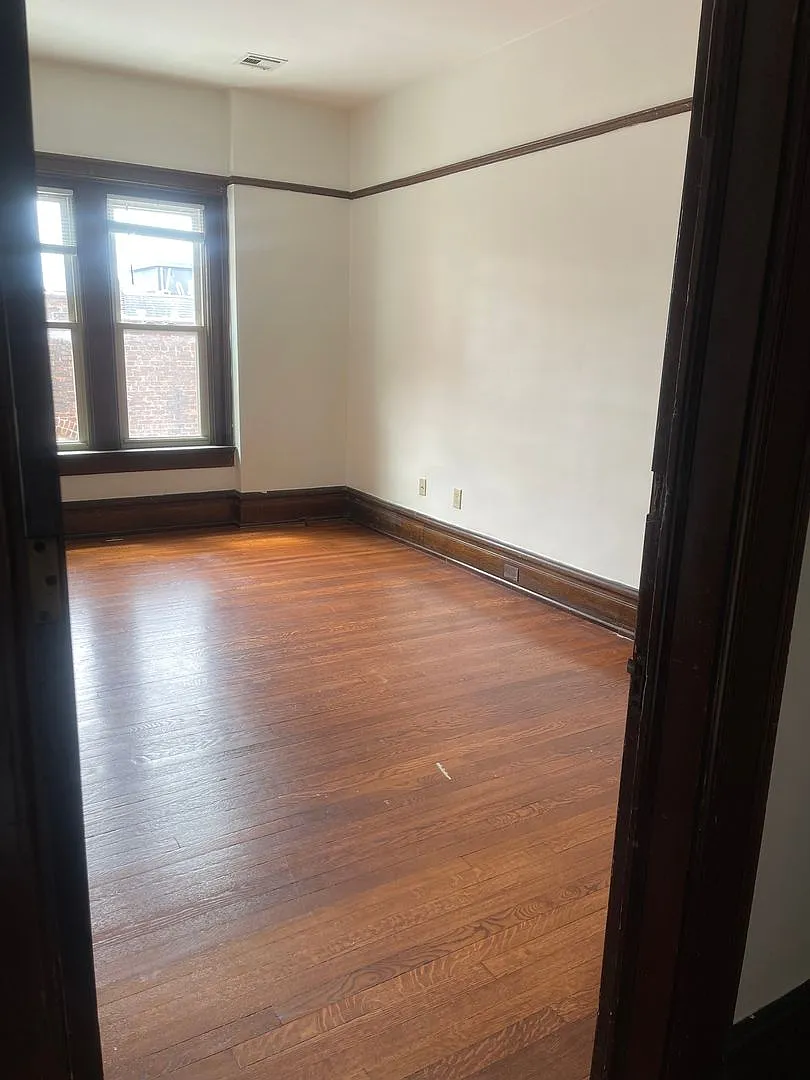 1207 North High Street — Photo 2