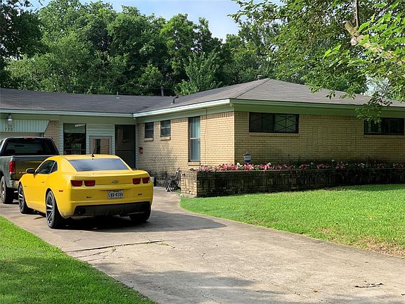 2nd image of 730 Judy Ln