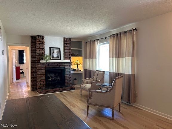 5th image of 7580 Holly Dr
