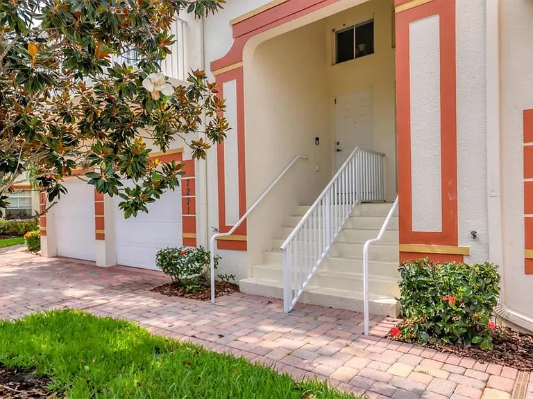 7269 Fountain Palm Cir — Photo 3