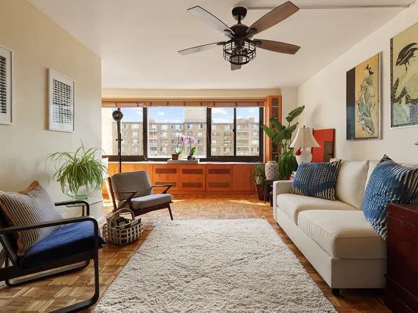 185 Hall Street image 2 of 10