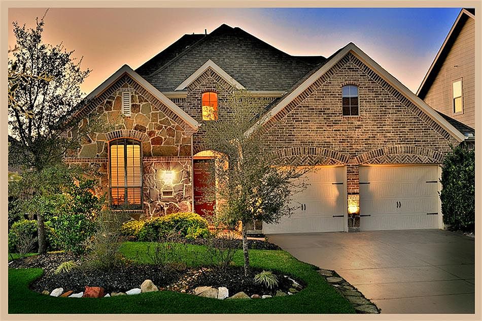 1st image of 7 Woodmoor Pl