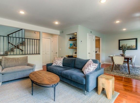 2nd image of 11744 Moorpark St APT U