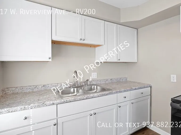617 W Riverview Ave #RV200 — Photo 12