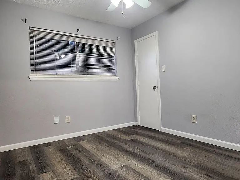 23431 Dew Wood Ln — Photo 17