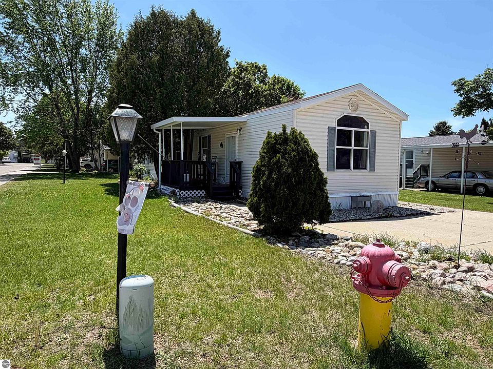 1st image of 403 Farm Ln