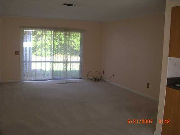 3rd image of 1001 Julia Ave
