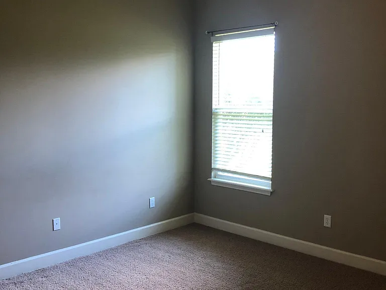 220 Edgewater Dr — Photo 8