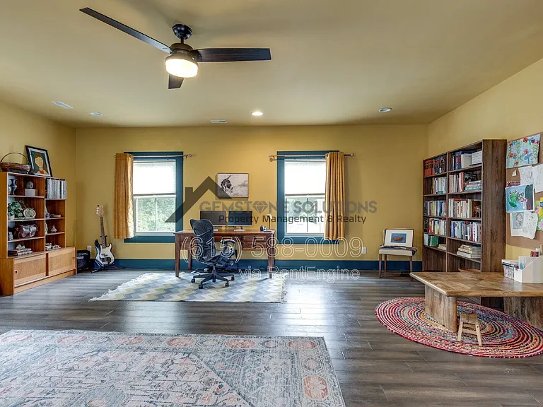 704 W End Cir — Photo 39