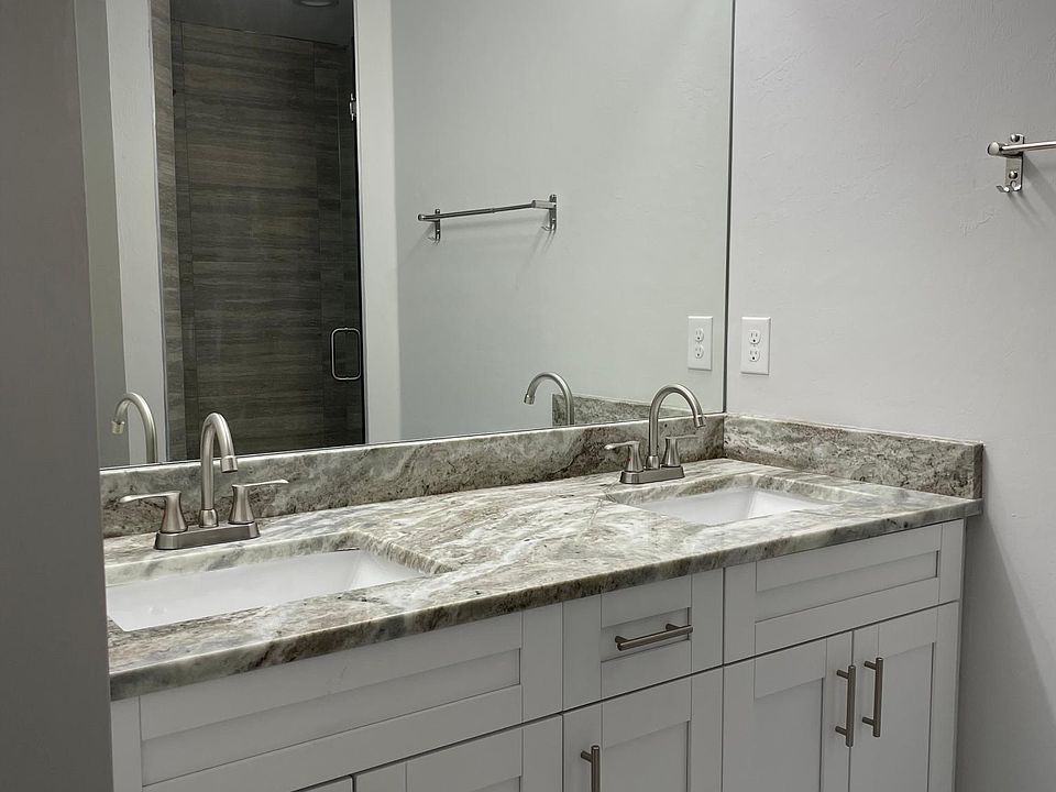 1st image of 1005 SE 8th Ter #1-10