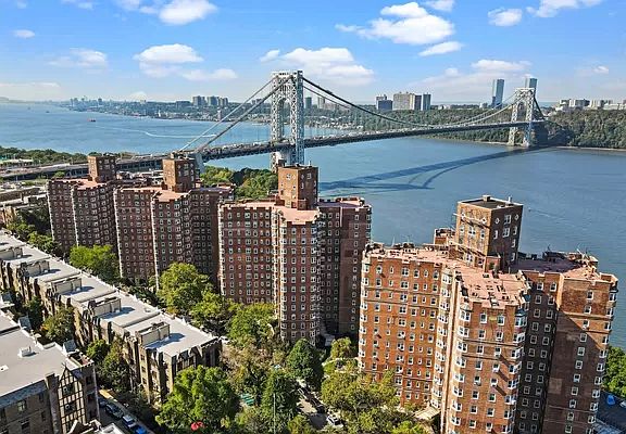 3rd image of 180 Cabrini Blvd APT 109