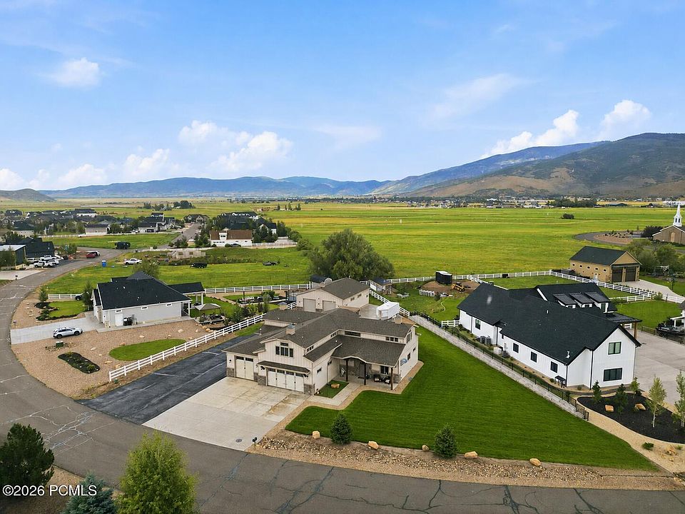 1st image of 560 Aspen Rd
