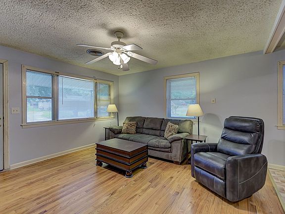 2nd image of 208 Central Dr