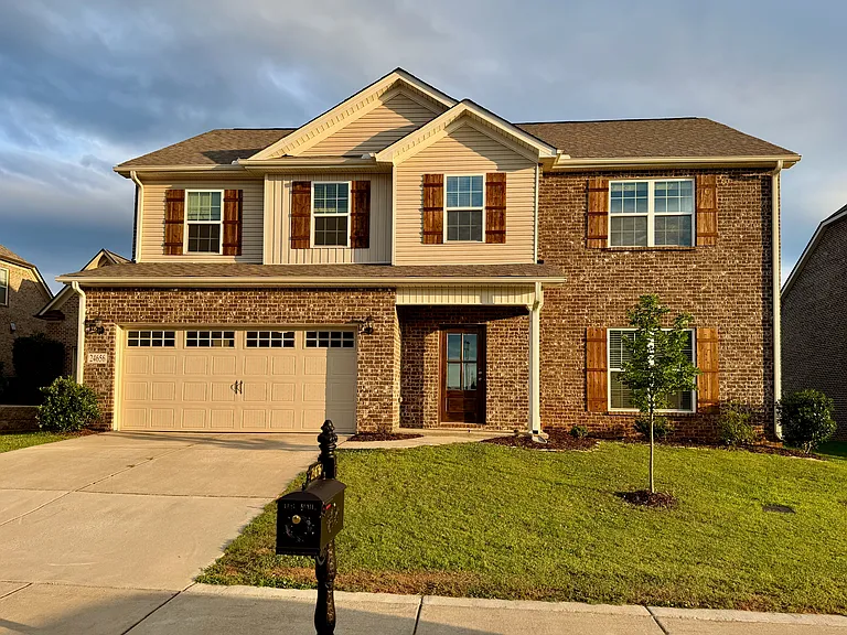 24656 Beacon Cir — Photo 1