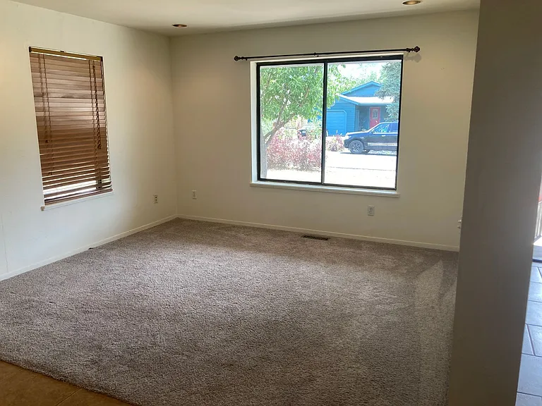 179 Hermosa Cir — Photo 3