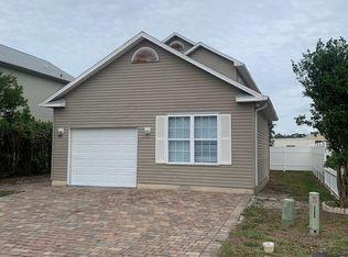 365 Leawood Cir, Naples, FL 34104