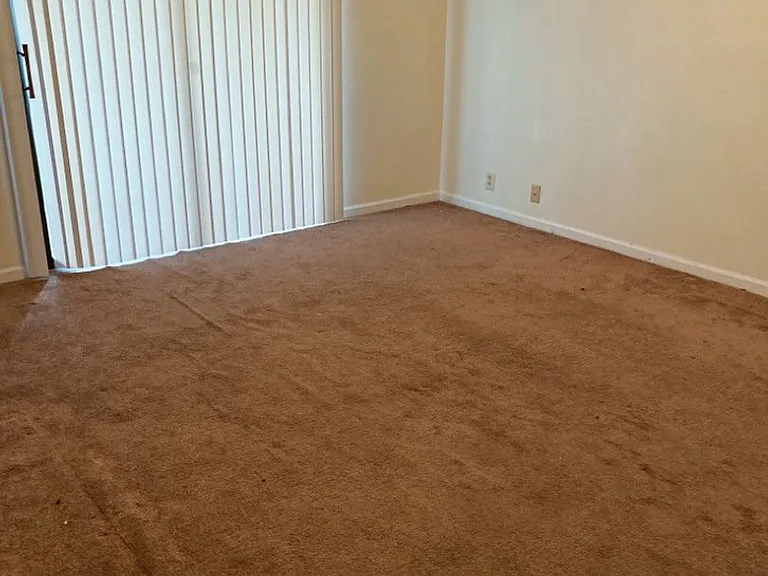 Creekwood Apartments — Photo 10