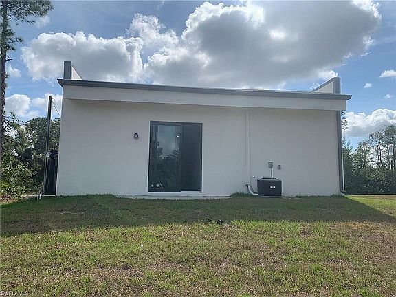 3rd image of 1013 Angelo Ave