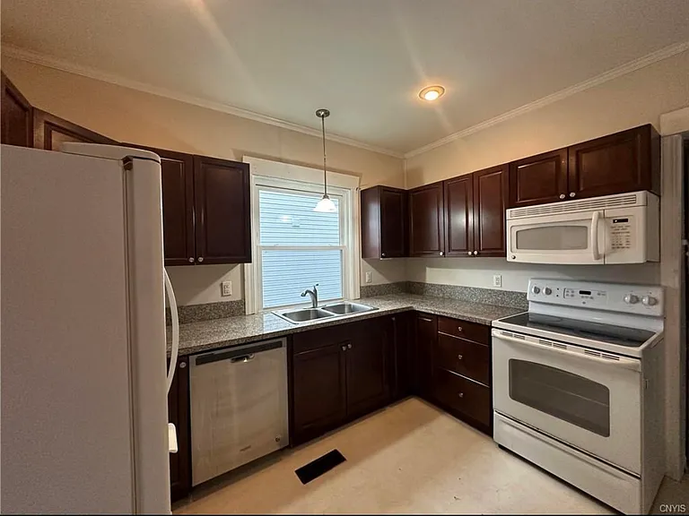 428 S Meadow St — Photo 9
