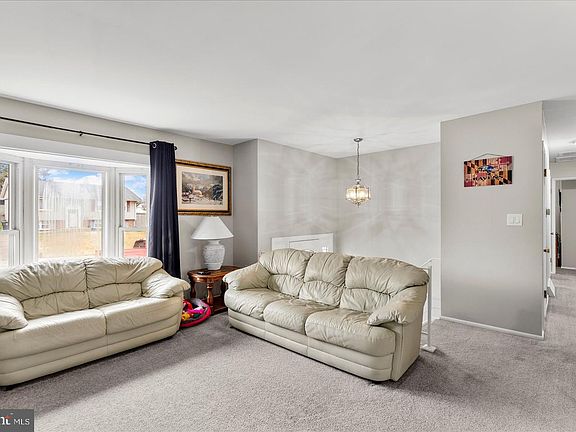 5th image of 1918 Bayberry Rd