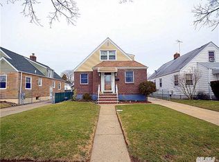 7715 269th St, New Hyde Park, NY 11040