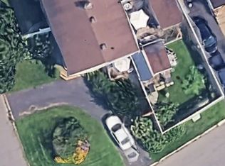 1 Lotus Ct, Ottawa, ON K1J8A6