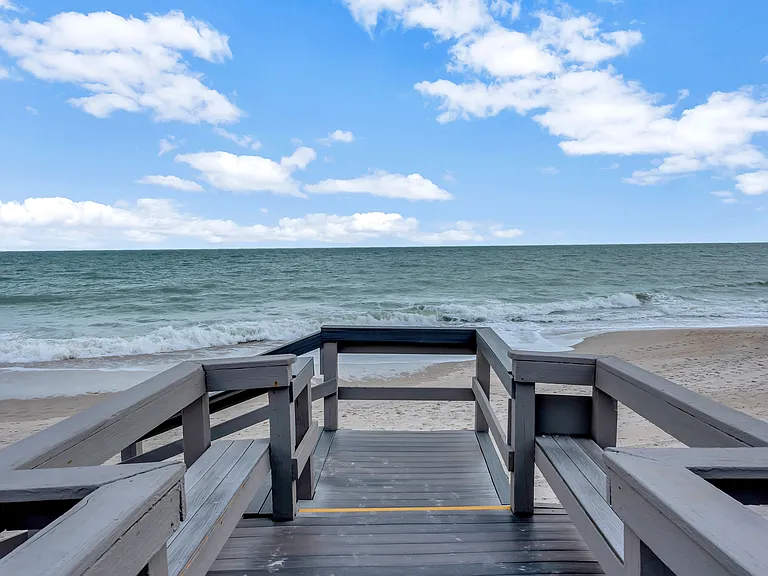 5690 A1A — Photo 2