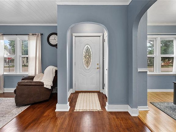 5th image of 211 Main Street