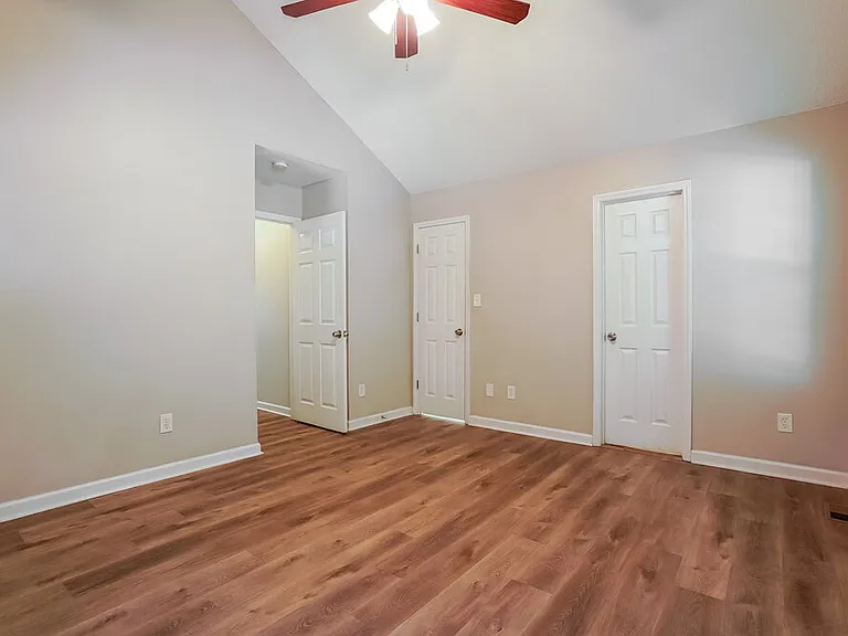 1005 Henchman Ct — Photo 9