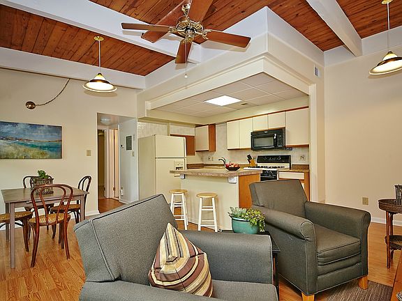 3rd image of 4357 Americana Dr APT 201