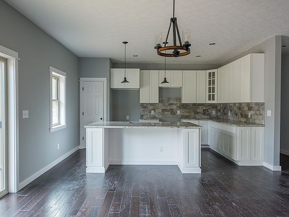 Granite/high end cabinets