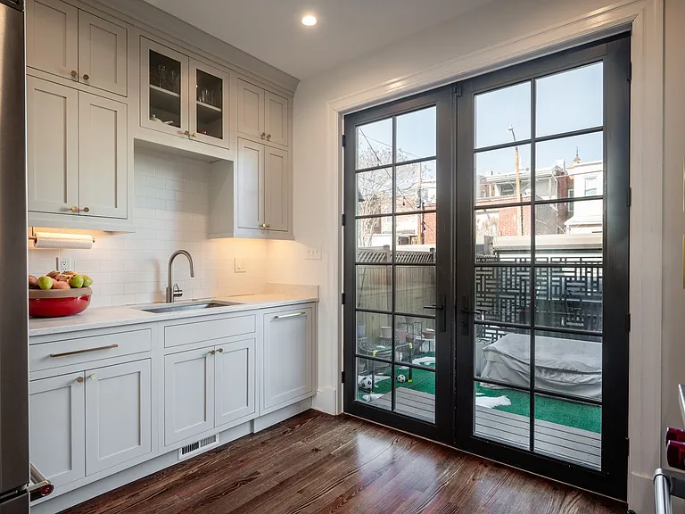 31 Randolph Pl NW — Photo 5