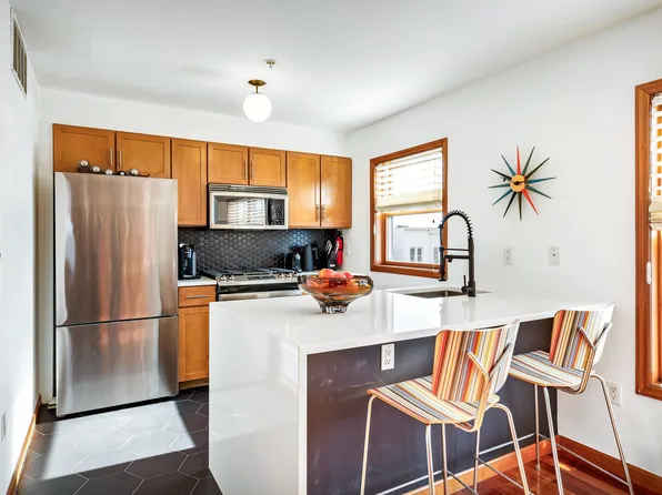 209 40th Street image 6 of 21