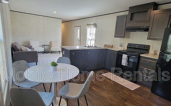 5th image of 101 S Cambridge Dr