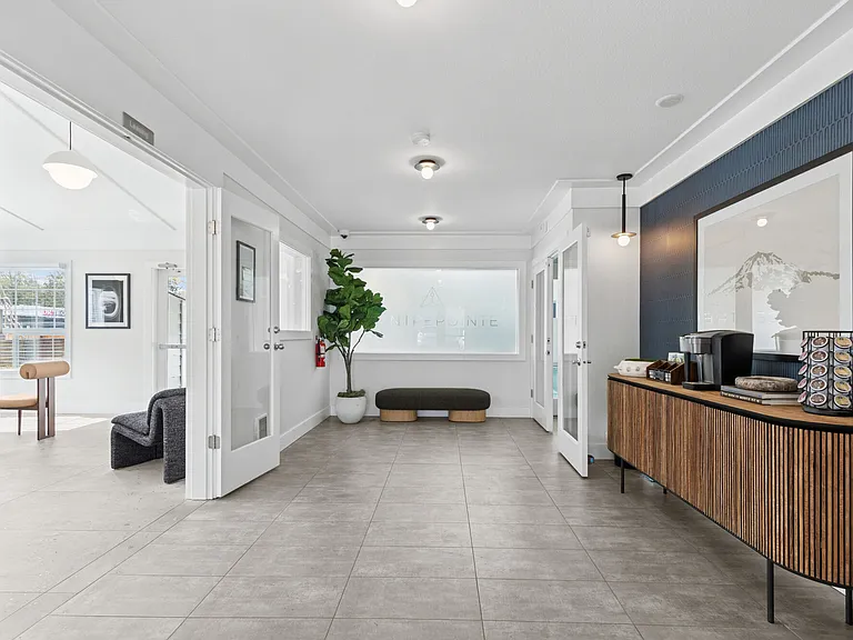 CentrePointe Apartments — Photo 9