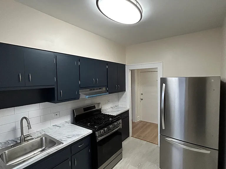 559 Chancellor Ave #2 — Photo 7