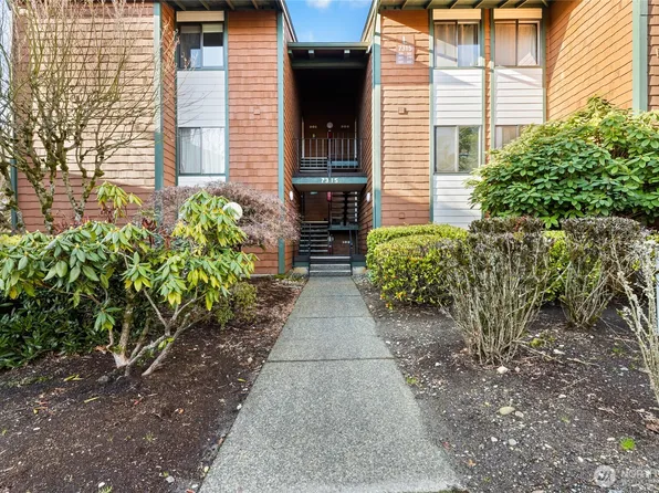 7315 N Skyview Lane #L-101, Tacoma, WA 98406
