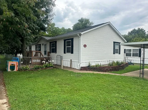183 SE Willow Way, Topeka, KS 66609